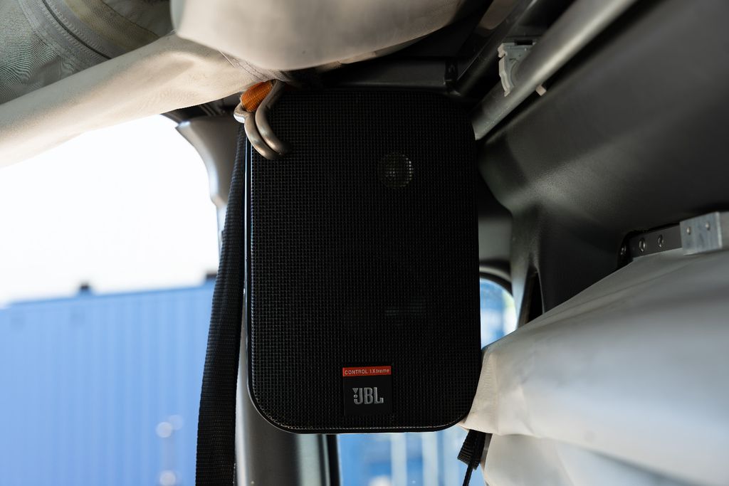 Land Rover Defender 110 SE Station Wagon ExTec-Camper, Bild 24 von 24