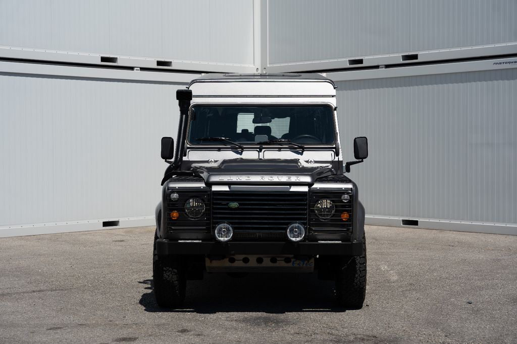 Land Rover Defender 110 SE Station Wagon ExTec-Camper, Bild 2 von 24