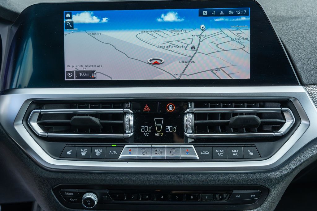BMW 320d Touring xDrive M Sport AHK-Schwenkbar, Bild 17 von 25
