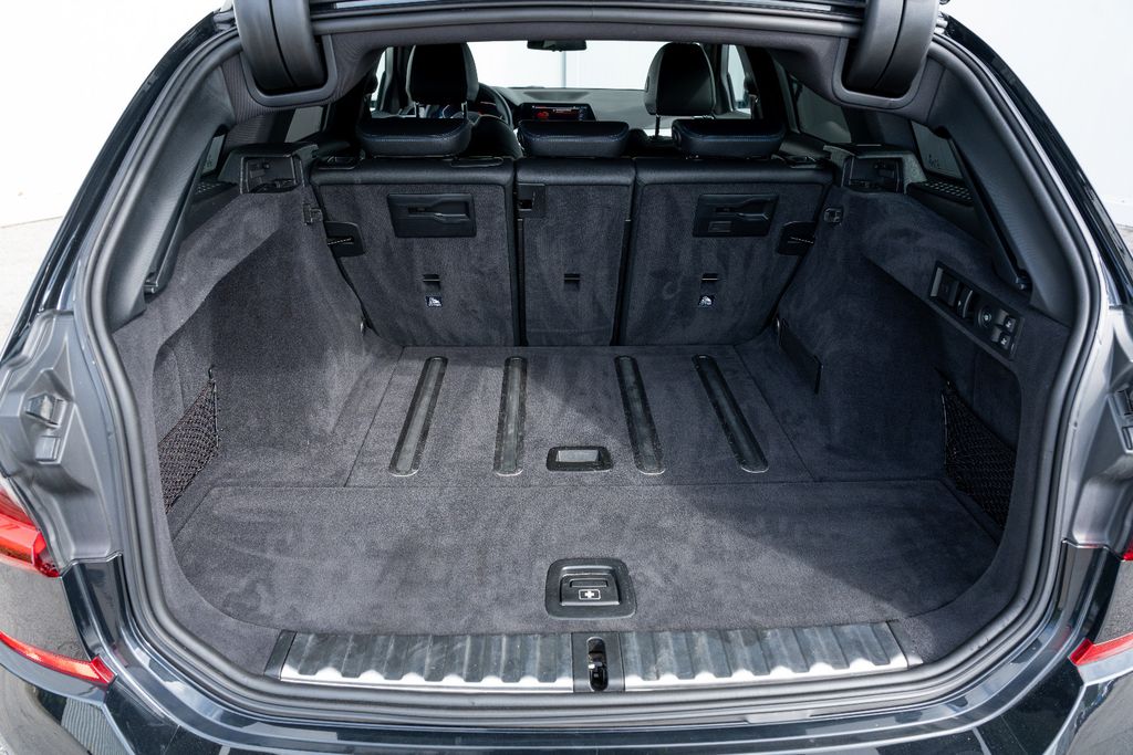 BMW 320d Touring xDrive M Sport AHK-Schwenkbar, Bild 8 von 25