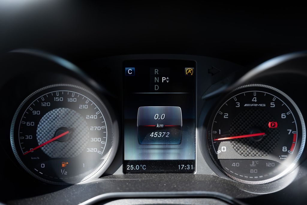 Mercedes-Benz C 63 AMG, Bild 12 von 22