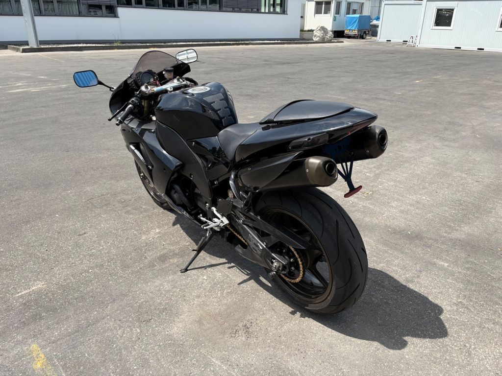 Kawasaki Ninja ZX-10R, Bild 3 von 9