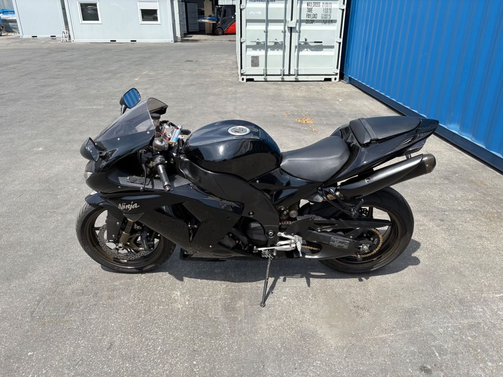 Kawasaki Ninja ZX-10R, Bild 2 von 9