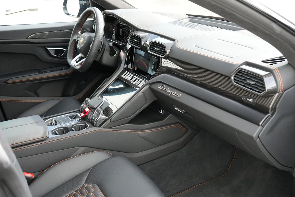 Lamborghini Urus 4.0 V8 Exklusive / Novitec / Carbon, Bild 16 von 38