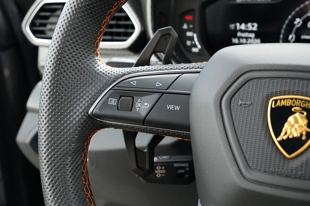 Lamborghini Urus 4.0 V8 Exklusive / Novitec / Carbon, Bild 17 von 38