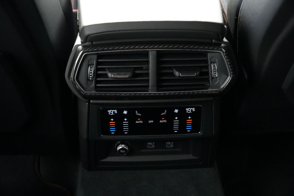 Lamborghini Urus 4.0 V8 Exklusive / Novitec / Carbon, Bild 32 von 38