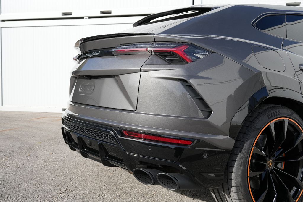 Lamborghini Urus 4.0 V8 Exklusive / Novitec / Carbon, Bild 6 von 38