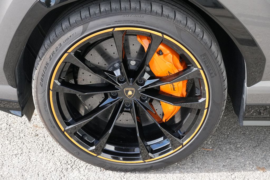 Lamborghini Urus 4.0 V8 Exklusive / Novitec / Carbon, Bild 12 von 38