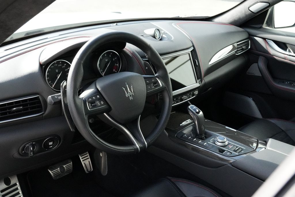 Maserati Levante Trofeo, Bild 15 von 40
