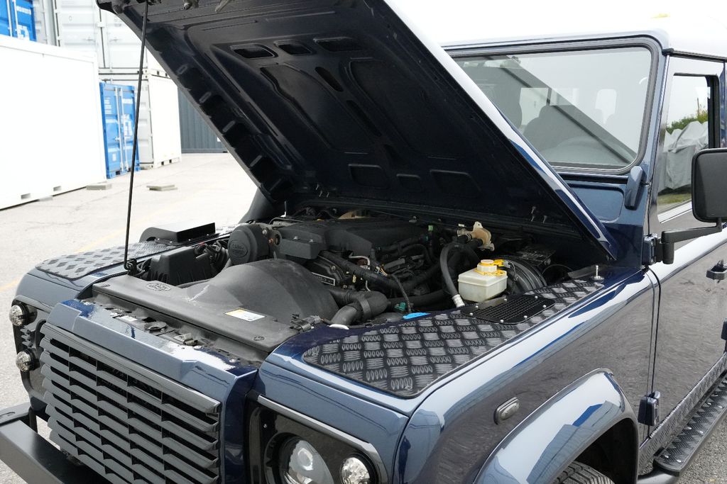Land Rover Defender 110 SE Station Wagon TOP-ZUSTAND, Bild 21 von 25