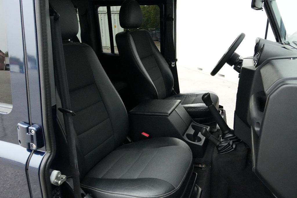 Land Rover Defender 110 SE Station Wagon TOP-ZUSTAND, Bild 15 von 25