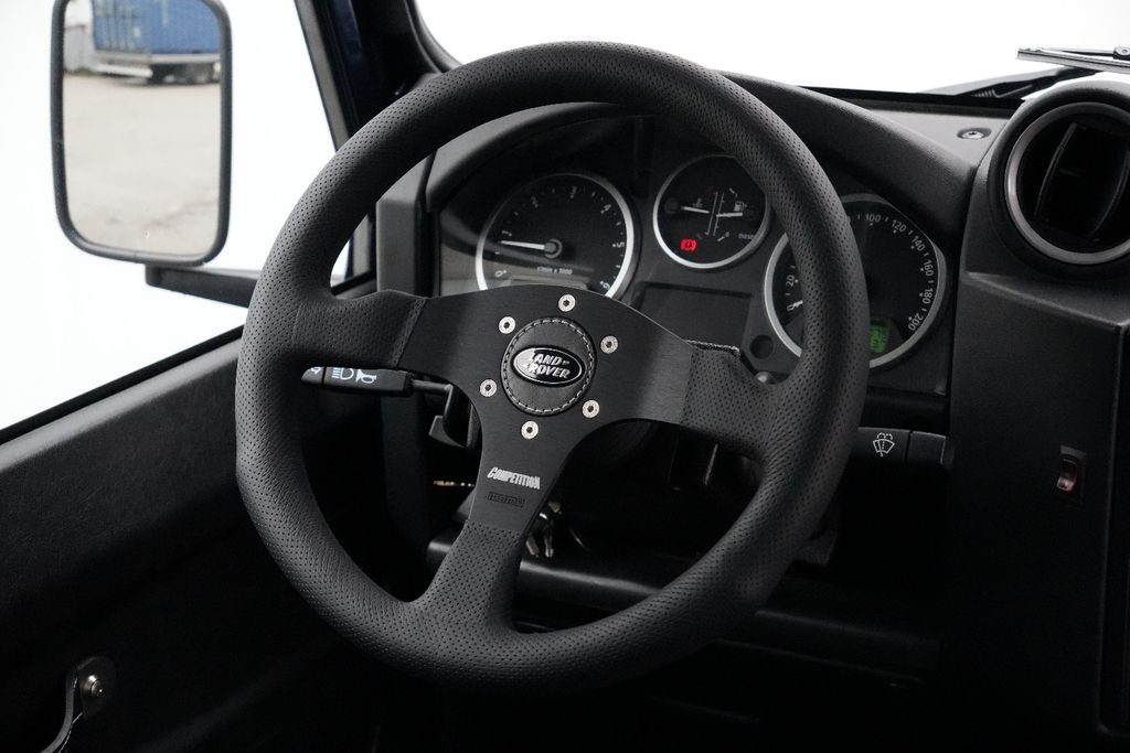 Land Rover Defender 110 SE Station Wagon TOP-ZUSTAND, Bild 12 von 25